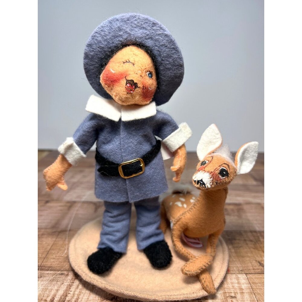 Vintage Annalee Felt Pilgram Boy In Blue Outfit & Deer On Tan Base